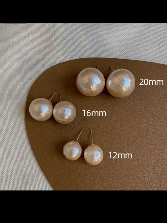 Cute giant pearl earrings
