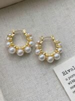 Pearl & metal earring loop