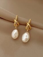 Knot pearl cute earrings